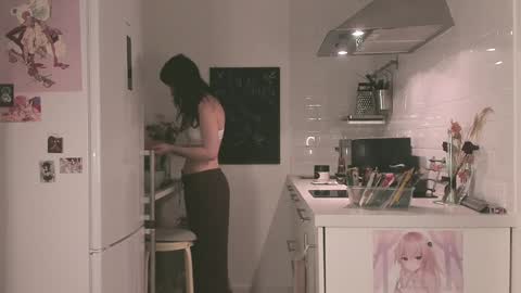 Snapshot of sheeny_shy chatting on 12.21.24 Chiara online show from 12.21.24