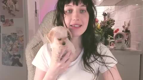 Snapshot of sheeny_shy chatting on 03.10.25 Chiara online show from 03.10.25