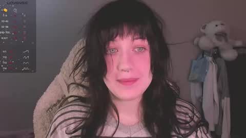 Snapshot of sheeny_shy chatting on 10.21.25 Chiara online show from 10.21.25