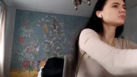 Snapshot of shellitomjack chatting on 11.05.25 Mila online show from 11.05.25