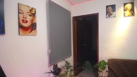 Shellsy H   online show from 02.20.25