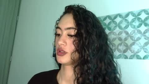 Snapshot of shelsy_d chatting on 05.12.26 S H E L S Y online show from 05.12.26