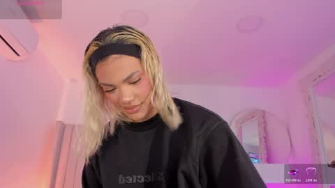 shelynna_azzul online show from 04.08.26