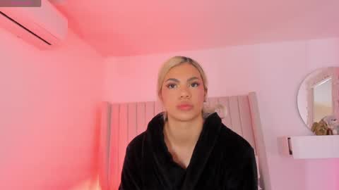 Snapshot of shelynna_azzul chatting on 05.11.26 shelynna_azzul online show from 05.11.26
