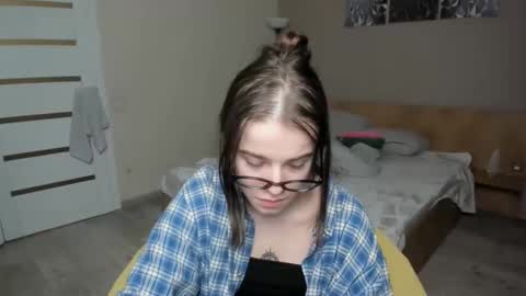 Snapshot of shelyymoon chatting on 01.06.25 ShelyMoon online show from 01.06.25