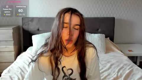 Snapshot of shelyymoon chatting on 09.28.25 ShelyMoon online show from 09.28.25