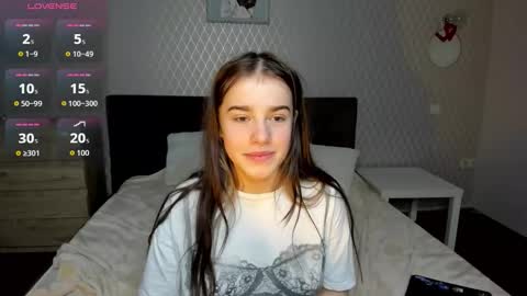 Snapshot of shelyymoon chatting on 09.30.25 ShelyMoon online show from 09.30.25