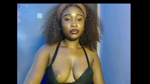 Snapshot of shena_xnomy chatting on 06.23.26 Favour online show from 06.23.26