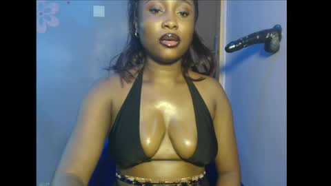 Snapshot of shena_xnomy chatting on 07.07.26 Favour online show from 07.07.26