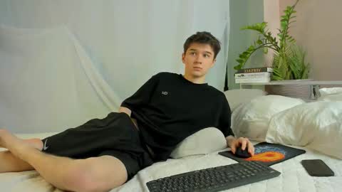 Max online show from 03.04.26