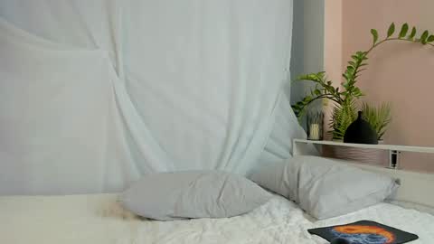 Max online show from 04.15.26