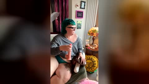 Snapshot of sheshyneshy chatting on 05.11.26 Shesh online show from 05.11.26