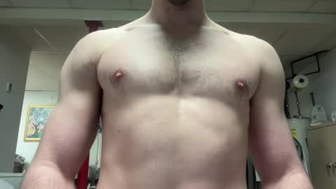 Snapshot of shirtlesshunk15 chatting on 02.15.26 shirtlesshunk15 online show from 02.15.26