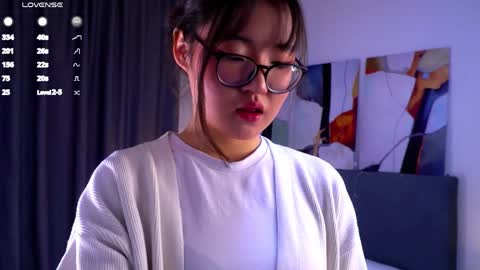 Naomi online show from 04.28.26