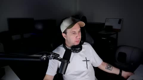 Snapshot of shooshua chatting on 04.05.26 shooshua online show from 04.05.26