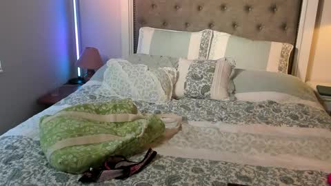 Snapshot of shortstuff79 chatting on 10.02.25 shortstuff79 online show from 10.02.25