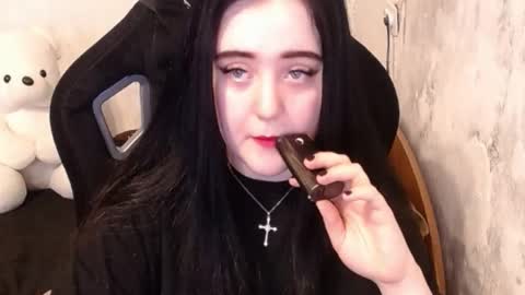 Snapshot of show_for_you chatting on 12.25.24 show_for_you online show from 12.25.24