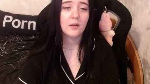 Snapshot of show_for_you chatting on 10.15.25 show_for_you online show from 10.15.25