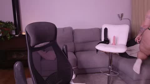 Snapshot of showmebbw chatting on 01.08.25 Mimi online show from 01.08.25