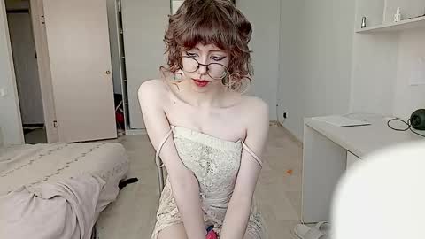 Snapshot of shushencii chatting on 09.29.25 Aria online show from 09.29.25