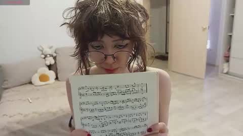 Snapshot of shushencii chatting on 10.13.25 Aria online show from 10.13.25