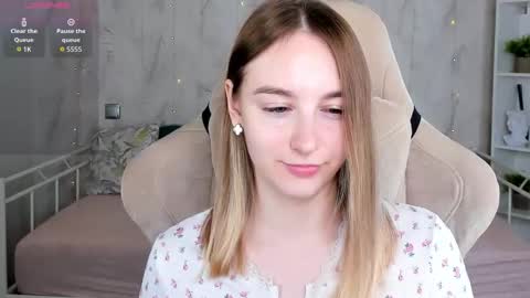 Polly online show from 03.12.26