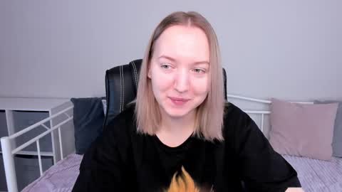 Snapshot of shy_annacutie chatting on 03.06.25 Anna online show from 03.06.25