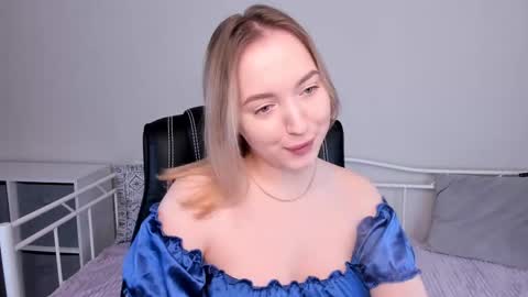 Snapshot of shy_annacutie chatting on 03.11.25 Anna online show from 03.11.25