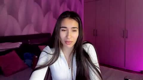 Mika online show from 11.04.25