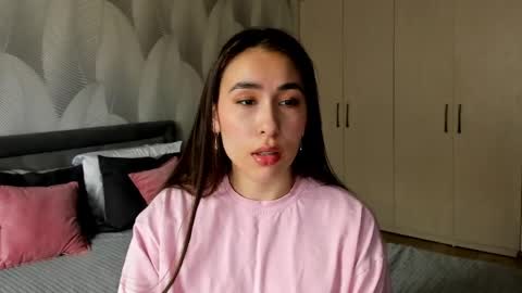 Mika online show from 04.19.26