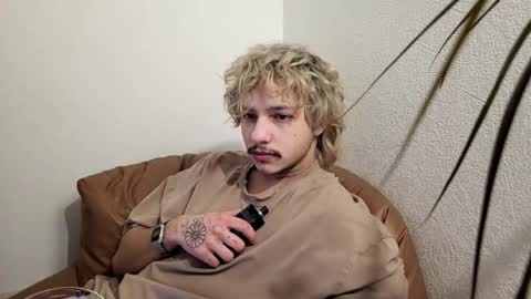 Snapshot of shy_boy17 chatting on 02.15.26 your shy boy online show from 02.15.26