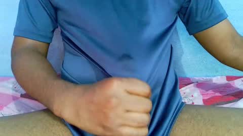 Snapshot of shy_eyes_ chatting on 02.05.25 shyeyes online show from 02.05.25