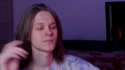 Snapshot of shy_nny chatting on 09.19.25 Mark online show from 09.19.25