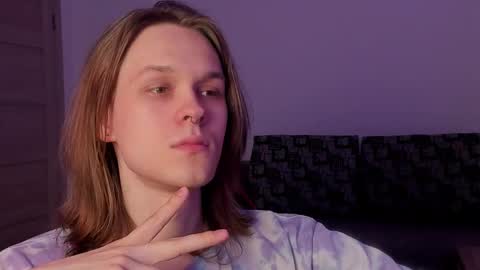 Snapshot of shy_nny chatting on 10.09.25 Mark online show from 10.09.25