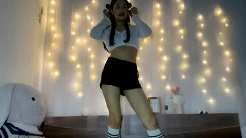 Snapshot of shy_pink_doll chatting on 05.23.26 shy_pink_doll online show from 05.23.26