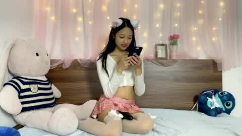 Snapshot of shy_pink_doll chatting on 05.31.26 shy_pink_doll online show from 05.31.26