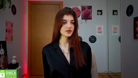 Snapshot of shybella_girl chatting on 01.28.25 Bella online show from 01.28.25