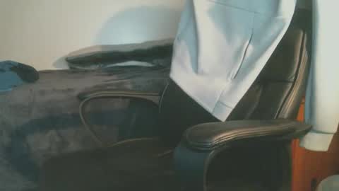 shyboyhugecum2020 online show from 01.08.26