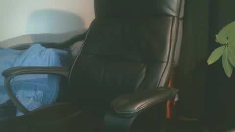 shyboyhugecum2020 online show from 05.13.26