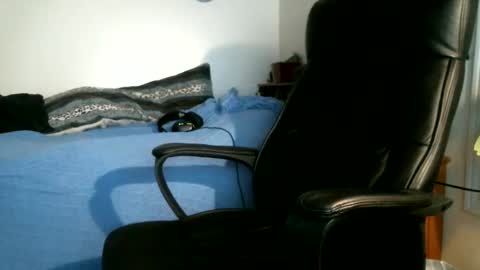 shyboyhugecum2020 online show from 06.09.26