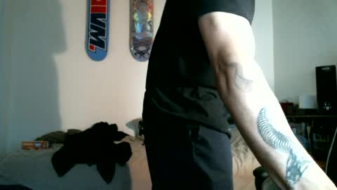 shyboyhugecum2020 online show from 06.18.26