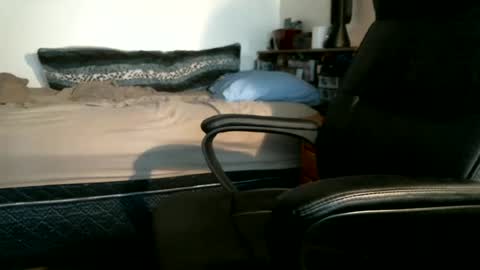 shyboyhugecum2020 online show from 06.19.26