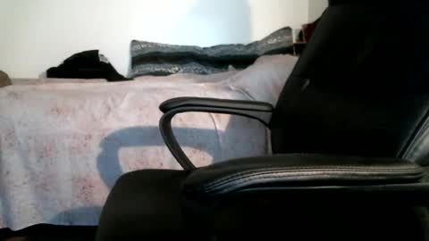 shyboyhugecum2020 online show from 07.27.26