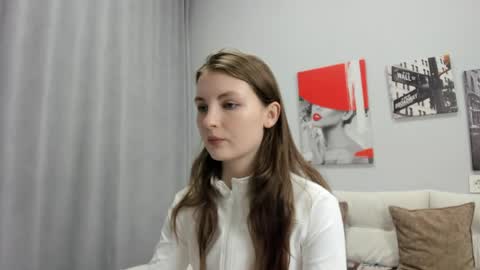 Snapshot of shyly_lisa chatting on 05.30.26 shyly_lisa online show from 05.30.26