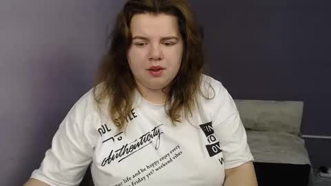 Snapshot of shyness_girl chatting on 09.27.25 Bethany online show from 09.27.25