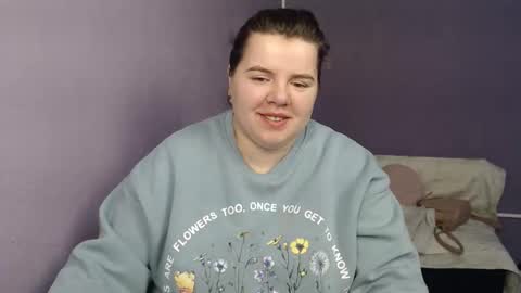 Snapshot of shyness_girl chatting on 09.28.25 Bethany online show from 09.28.25