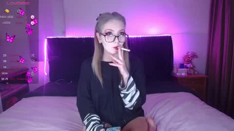 Snapshot of shysweetrish chatting on 04.22.26 shysweetrish online show from 04.22.26