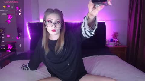 Snapshot of shysweetrish chatting on 05.06.26 shysweetrish online show from 05.06.26