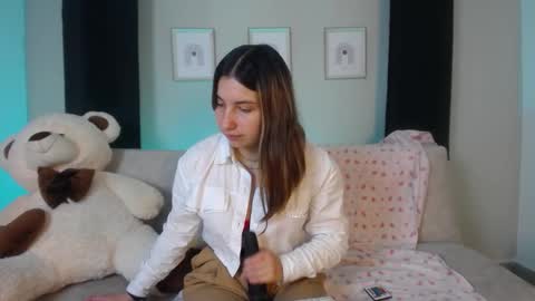 Sia online show from 12.15.25