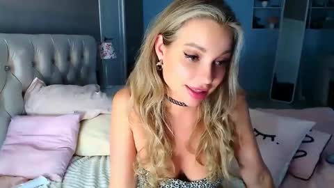 Snapshot of sialone chatting on 02.07.25 sialone online show from 02.07.25